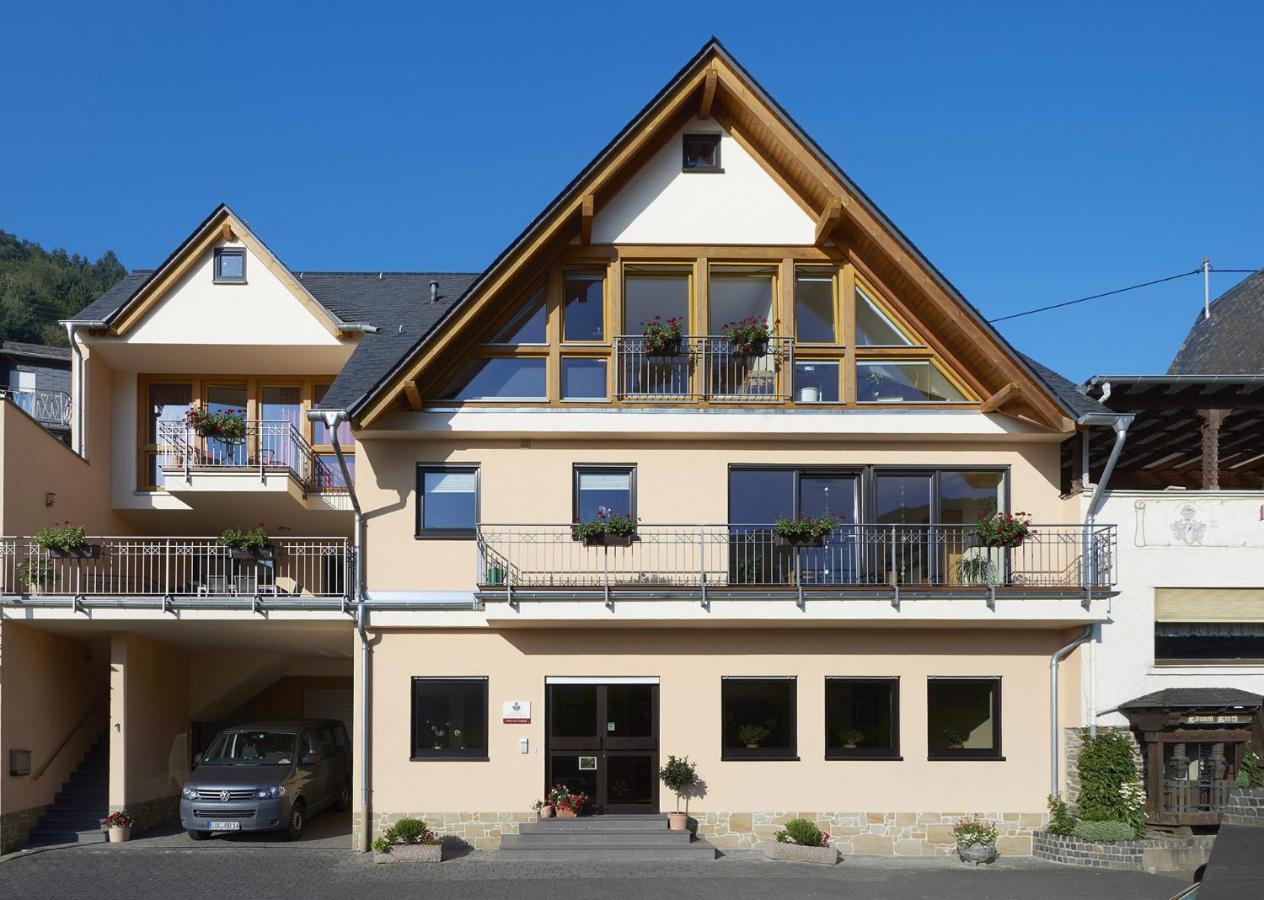 Weingut Eduard Kroth Briedel Extérieur photo
