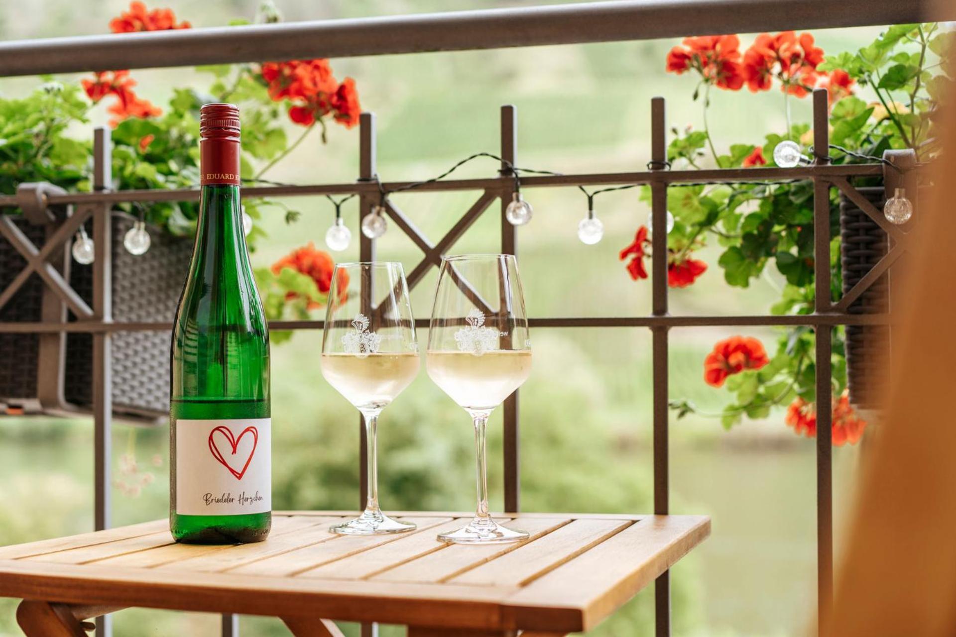 Weingut Eduard Kroth Briedel Extérieur photo
